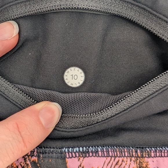 Lululemon Speed Up Shorts 2.5" Inversion Multi | Size 10 | Pink Orange Black - Picture 12 of 15